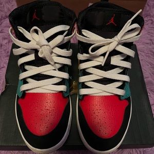 Jordan 1 mid